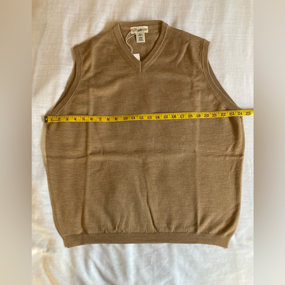 TravelSmith Fine Merino Wool Sweater Vest Camel Tan Brand NEW